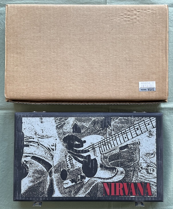 Nevermind/bleach box set Nirvana ( CDの箱入りセット ) 売り手： tokyomusic